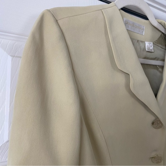 VTG 100% Silk Muted Green Hourglass Suit Blazer Skirt Set | 4-6 - Picture 8 of 16